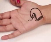 Try this simple and easy Arabic mehndi design in just a few minutes. nnnSource:https://www.youtube.com/watch?v=UcNrXuRPoJA