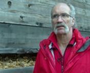 Der gelernte Forstwart Hans Peter Werder arbeitet seit 2009 als Chef der Holzanlieferung (Zürich Holz AG) und nimmt pro Heizsaison um die 180&#39;000 Kubikmeter Holz entgegen, die für Wärme und Elektrizität gebraucht werden. Warum er seinen Job im Wald nach 40 Jahren aufgeben musste, wissen Yves Nimis (Regie/Schnitt) und Can Özarna (Kamera).