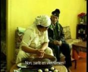 DOCUMENTAIRE : Film marocain de 2005 (13 minutes) de Yann Barte, en arabe marocain (darija), viêtnamien, français. Sous-titrage en français. Produit par nabil Ayouch (Ali&#39;n Prod, Casablanca) et la Fondation ONA. nnSYNOPSIS : Le Maroc les avait presque oubliés ! En 1972, près d’une centaine de familles maroco-vietnamiennes débarquent sur la base militaire de Rabat-Salé : des Marocains, la cinquantaine, leurs femmes vietnamiennes et leurs enfants. Qui avait entendu parler de ces familles