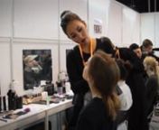 NARS早前為「2016香港時裝節秋冬系列」擔任大會御用化妝品牌，一連三日為多位本地設計師，以品牌全新VELVET MATTE SKIN TINT SPF30/PA+++來打造PERFECT SKIN的妝容。