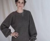 The EVA sweater joins our family of knitwear. Very soft (did you know that yak is as soft as cashmere?) and feminine piece with its balloon sleeves. Yak wool spun in France and in its natural color (no dyeing).