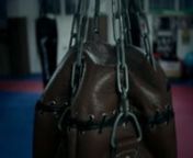 Réalisation du portrait d&#39;Amel Debhy, championne du monde de Kick boxing. nAssistée de Marilyne LagneaunRemerciements au père d&#39;Amel et sa famille pour leur accueil