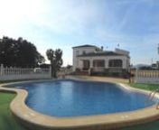 Ref: WV1141 - CATRAL.nnSet in a beautiful spot on the outskirts of Catral, this South-West facing Villa has fabulous views, a 6,000m² plot, parking areas, a lovely large Pool with Roman steps and Terraced area, automatic entrance gates, BBQ kitchen, pool bathroom and a construction size of approx. 300m².nnOn entering through a large covered sun terrace with an amazing beamed ceiling you enter into a hallway. Off of the hallway French doors lead into a large lounge with an open plan kitchen wit