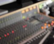 Listen as producer Bob Ezrin talks about the Beat Thang&#39;s development, features, and use as a studio professional production tool.nnFor more information about the Beat Thang go to http://www.beatthang.com
