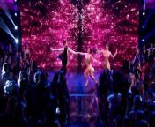Victoria Arlen, Valentin Chmerkovskiy and last Fall’s Season 23 champ Laurie Hernandez dance the Jive to “Magic” by B.o.B.​