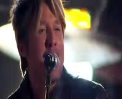 Keith Urban performing live &#92;