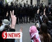 Tensions flared in front of the prestigious Sciences Po university in Paris over the war in Gaza on April 26, echoing similar demonstrations on US campuses.&#60;br/&#62;&#60;br/&#62;WATCH MORE: https://thestartv.com/c/news&#60;br/&#62;SUBSCRIBE: https://cutt.ly/TheStar&#60;br/&#62;LIKE: https://fb.com/TheStarOnline