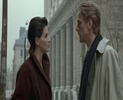 Synopsis:&#60;br/&#62;A Member of Parliament falls passionately in love with his son&#39;s girlfriend despite the obvious dangers.&#60;br/&#62;&#60;br/&#62;Writer: David Hare&#60;br/&#62;Director: Louis Malle&#60;br/&#62;Starring: Jeremy Irons, Juliette Binoche, Miranda Richardson&#60;br/&#62;&#60;br/&#62;PLEASE FOLLOW THIS CHANNEL, FULL WATCH THE MOVIE AND LIKE !!!&#60;br/&#62;THANK YOU SO MUCH&#60;br/&#62;