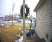 This kid was leaving for school when he slipped on the icy walkway of his house in Minnesota, USA. His mother instantly rushed to his aid to check whether he was fine or not. His younger brother then jumped onto the grass to avoid falling. But eventually he also crashed on the concrete and both brothers then started laughing.