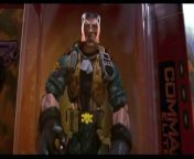 Small Soldiers trailer from baal small girl siy