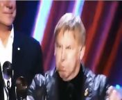 Alex Lifeson was the last of the three members of RUSH to give an acceptance speech that the Rock and Roll Hall of Fame Induction ceremony.
