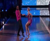 Rashad Jennings and Emma Slater go head-to-head in a dance off battle against David Ross and Lindsay Arnold as they Jive to &#92;