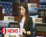Youth and Sports Minister Hannah Yeoh expressed confidence that any decision to be taken by the Cabinet regarding hosting the 2026 Commonwealth Games will prioritise the country’s interests.&#60;br/&#62;&#60;br/&#62;She was responding to a question from Alor Setar MP Afnan Hamimi Taib Azamudden regarding the matter following Australia’s withdrawal from hosting the game.&#60;br/&#62;&#60;br/&#62;Read more at https://tinyurl.com/5xktce23&#60;br/&#62;&#60;br/&#62;WATCH MORE: https://thestartv.com/c/news&#60;br/&#62;SUBSCRIBE: https://cutt.ly/TheStar&#60;br/&#62;LIKE: https://fb.com/TheStarOnline