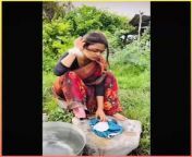 Marathi Roasting Video from nagpur marathi punjabi school girl in school uniform and in the classroom