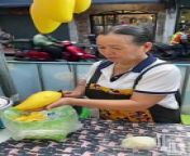 Must Eat! Thai Mango Sticky Rice - Fruit Cutting Skills #shortsvideo from rice song