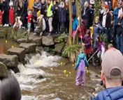 Crowds turned out to watch hundreds upon hundreds of rubber ducks bob down Porter Brook River in Sheffield today (April 1) for the Friends of Endcliffe Park Duck Race. The stream of bathtub quackers practically formed a yellow ribbon as they arrived at the finish line. Watch this clip to see the first one to brave the &#39;waterfall&#39; and cross the finish line before over a thousand like it make their arrival.